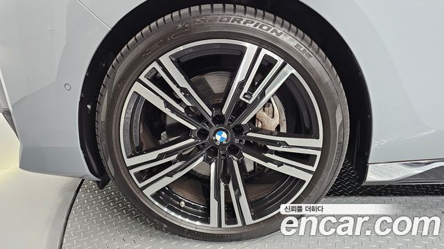 BMW 7-Series 2023 — photo 5