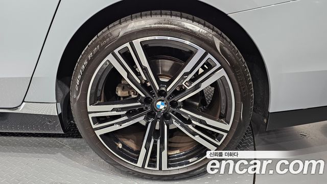 BMW 7-Series 2023 — photo 7