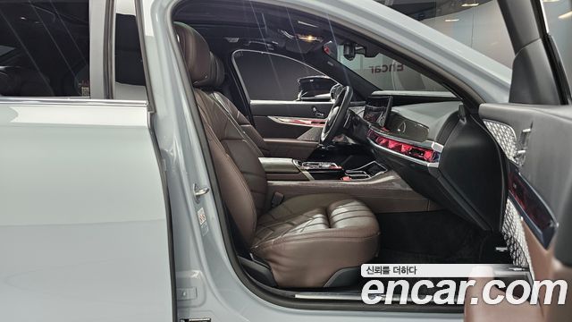 BMW 7-Series 2023 — photo 16