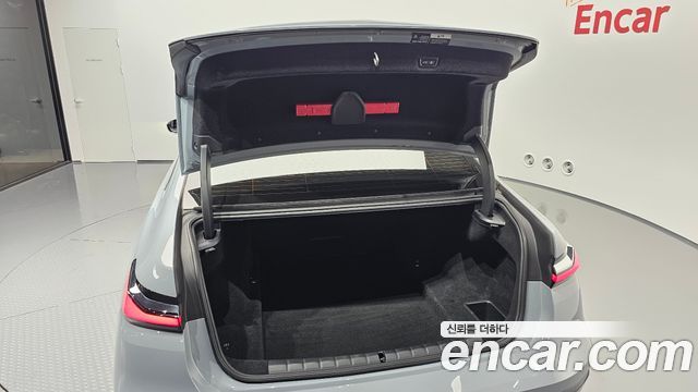 BMW 7-Series 2023 — photo 36
