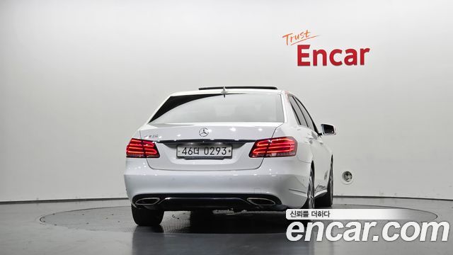 Mercedes-Benz E-Class 2016 — photo 4
