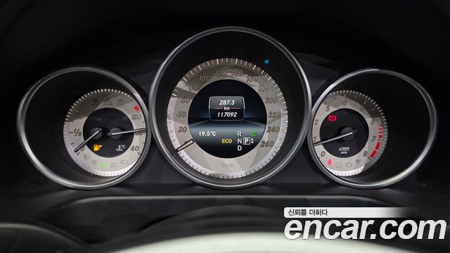 Mercedes-Benz E-Class 2016 — photo 8