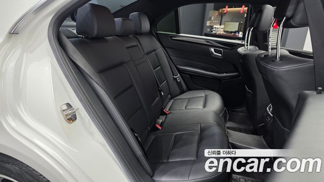 Mercedes-Benz E-Class 2016 — photo 12