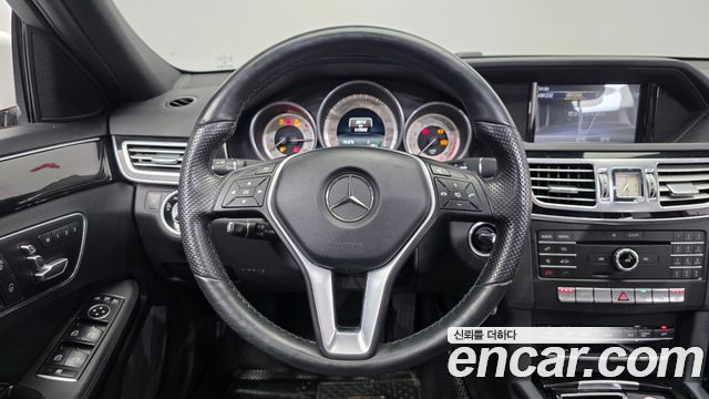 Mercedes-Benz E-Class 2016 — photo 13