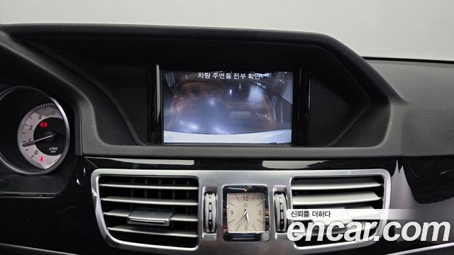Mercedes-Benz E-Class 2016 — photo 15