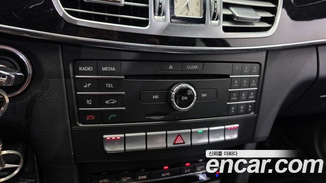 Mercedes-Benz E-Class 2016 — photo 17