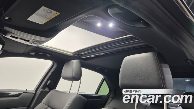 Mercedes-Benz E-Class 2016 — photo 19
