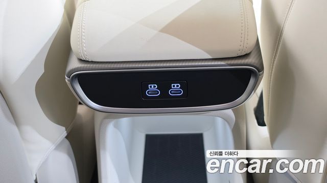 Genesis GV60 2022 — photo 18