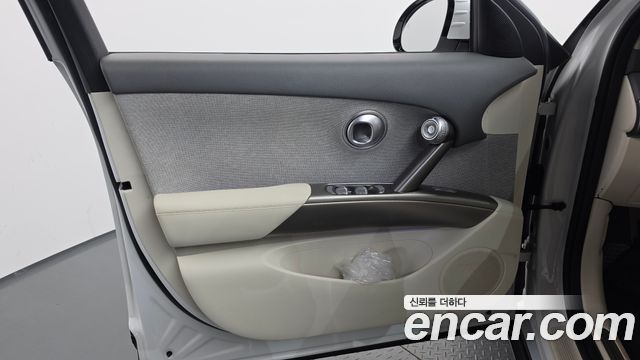 Genesis GV60 2022 — photo 14