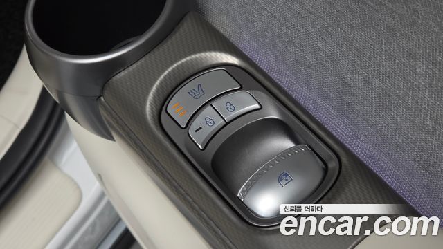Genesis GV60 2022 — photo 43