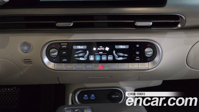 Genesis GV60 2022 — photo 46