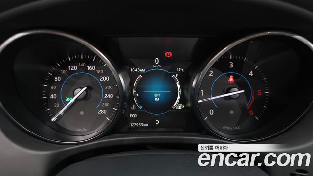 Jaguar XE 2017 — photo 8