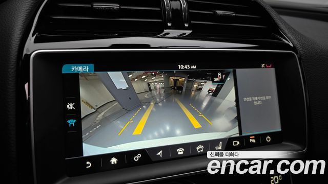 Jaguar XE 2017 — photo 15