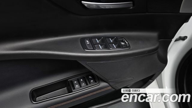 Jaguar XE 2017 — photo 18
