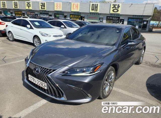 Lexus ES 2022 — photo 2