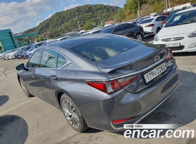 Lexus ES 2022 — photo 4