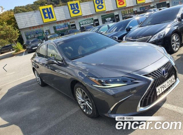 Lexus ES 2022 — photo 5