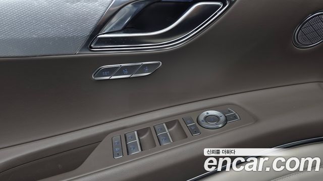 Genesis GV80 2023 — photo 27
