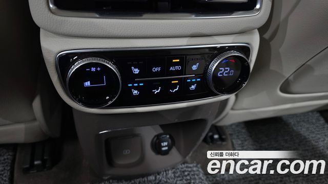 Genesis GV80 2023 — photo 28