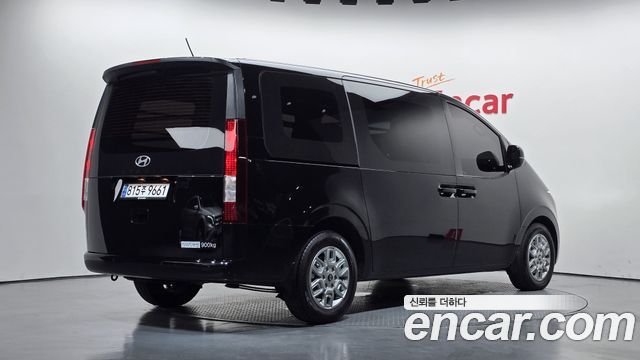 Hyundai Staria 2025 — photo 2