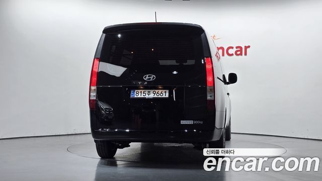 Hyundai Staria 2025 — photo 4