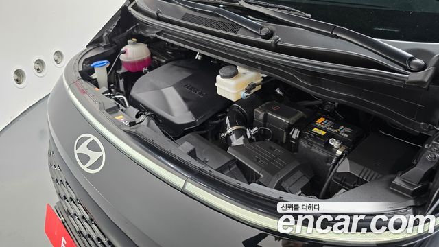 Hyundai Staria 2025 — photo 6