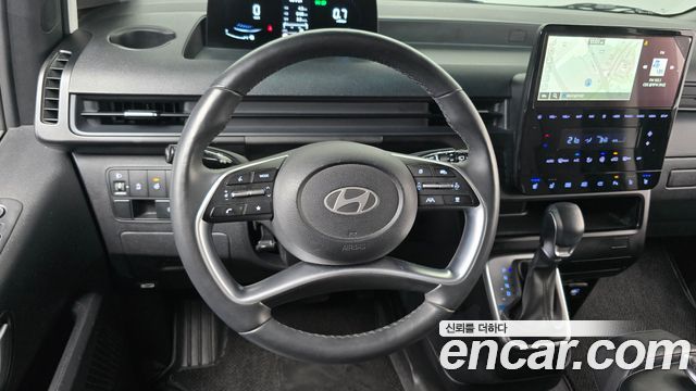 Hyundai Staria 2025 — photo 18