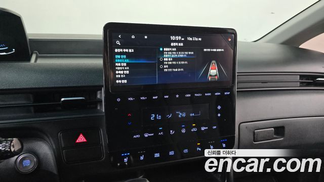 Hyundai Staria 2025 — photo 20
