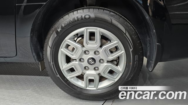 Hyundai Staria 2025 — photo 7