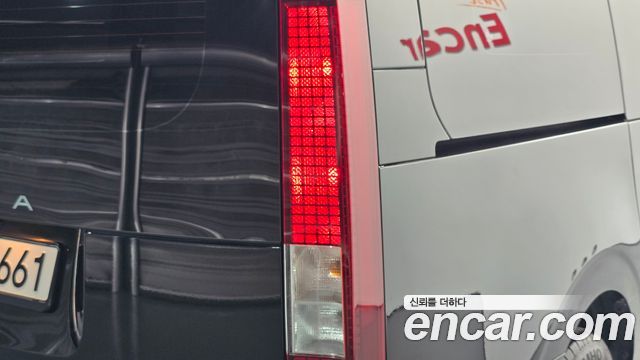 Hyundai Staria 2025 — photo 9