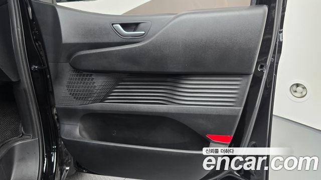 Hyundai Staria 2025 — photo 14