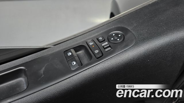 Hyundai Staria 2025 — photo 27