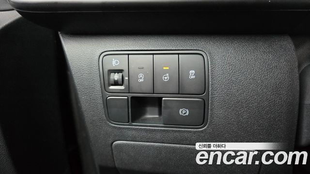 Hyundai Staria 2025 — photo 29
