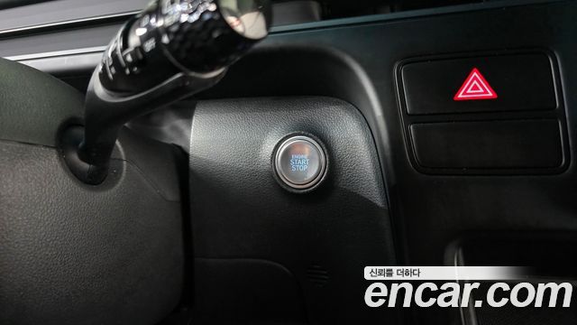 Hyundai Staria 2025 — photo 30