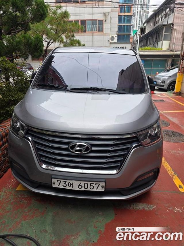 Hyundai Starex 2018 — photo 1