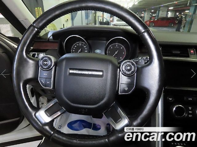 Land Rover Discovery 2017 — photo 8