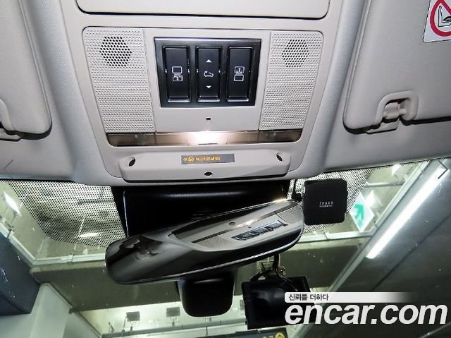 Land Rover Discovery 2017 — photo 14