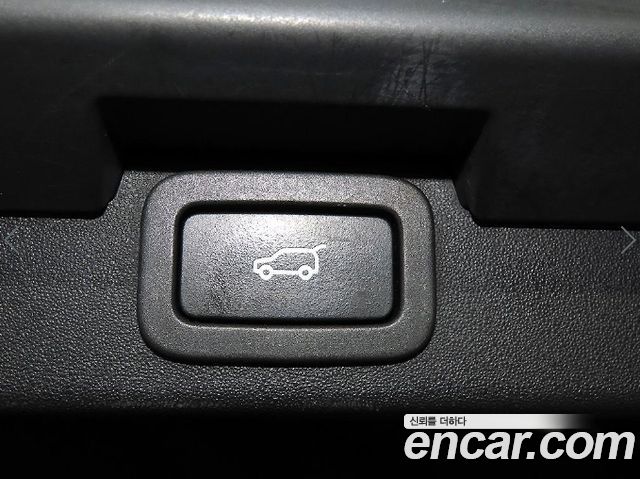 Land Rover Discovery 2017 — photo 16