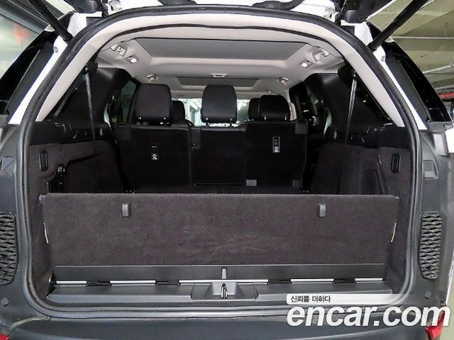 Land Rover Discovery 2017 — photo 17