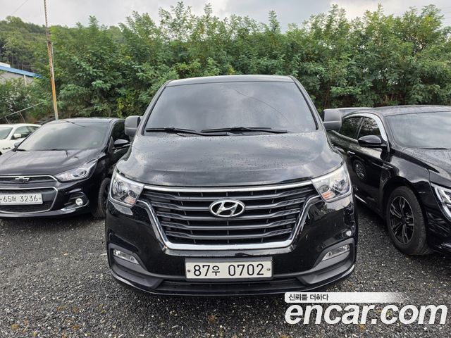 Hyundai Starex 2021 — photo 1