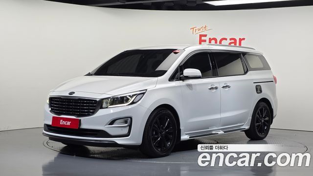 Kia Canival 2019 — photo 1