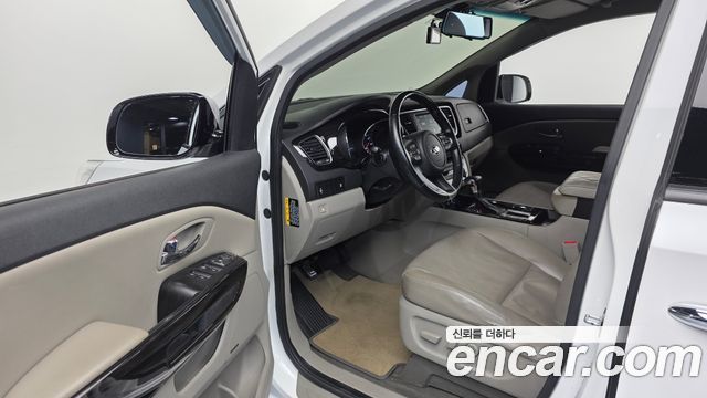 Kia Canival 2019 — photo 10