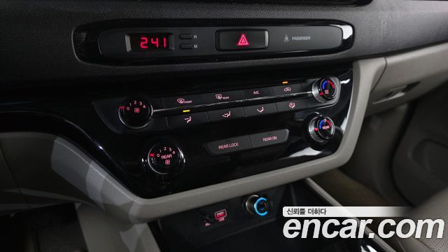 Kia Canival 2019 — photo 15