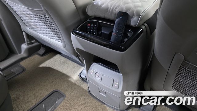 Kia Canival 2019 — photo 17