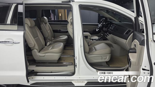 Kia Canival 2019 — photo 18