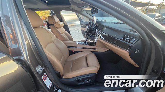 BMW 7-Series 2014 — photo 11