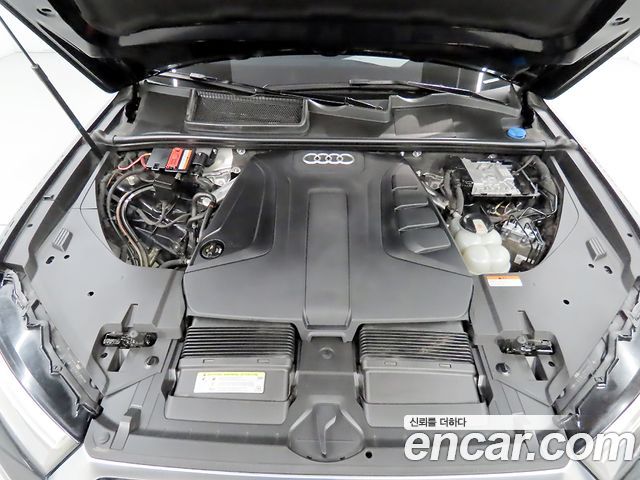 Audi Q7 2019 — photo 6