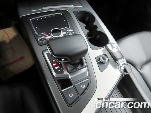 Audi Q7 2019 — photo 9