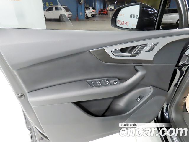 Audi Q7 2019 — photo 12