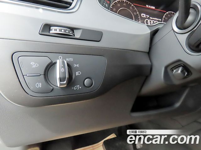 Audi Q7 2019 — photo 13